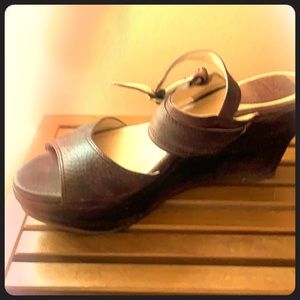 FRYE Women’s platform leather sandals new